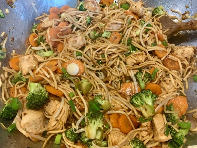 Gebratene Nudeln aus dem Wok